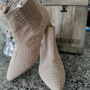 Women's size 9 ankle boots